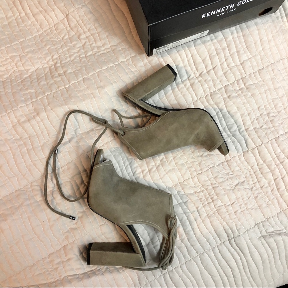 NWT Kenneth Cole Darla Pump